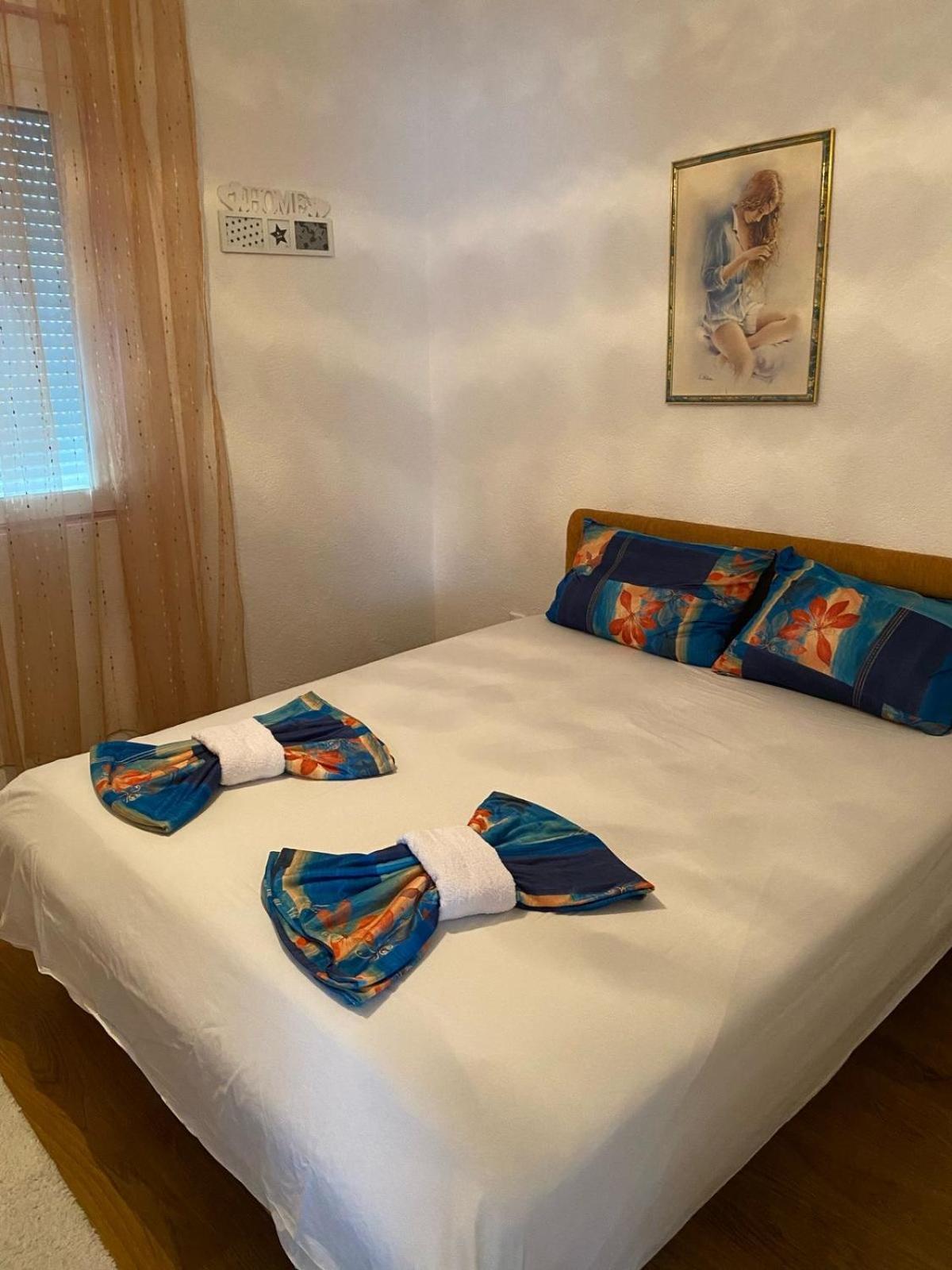 Guest House Kruna ウルツィニ エクステリア 写真